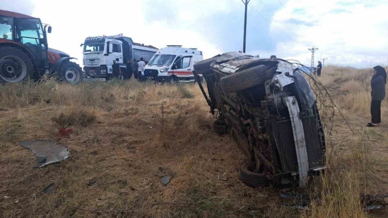 Bingöl’de Şarampole Yuvarlanan Otomobilde 4 Kişi Yaralandı