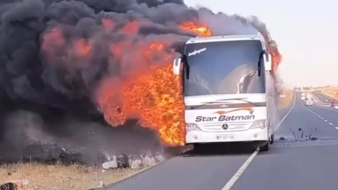 Şanlıurfa’da Yolcu Otobüsü Seyir Halindeyken Alevlere Teslim Oldu