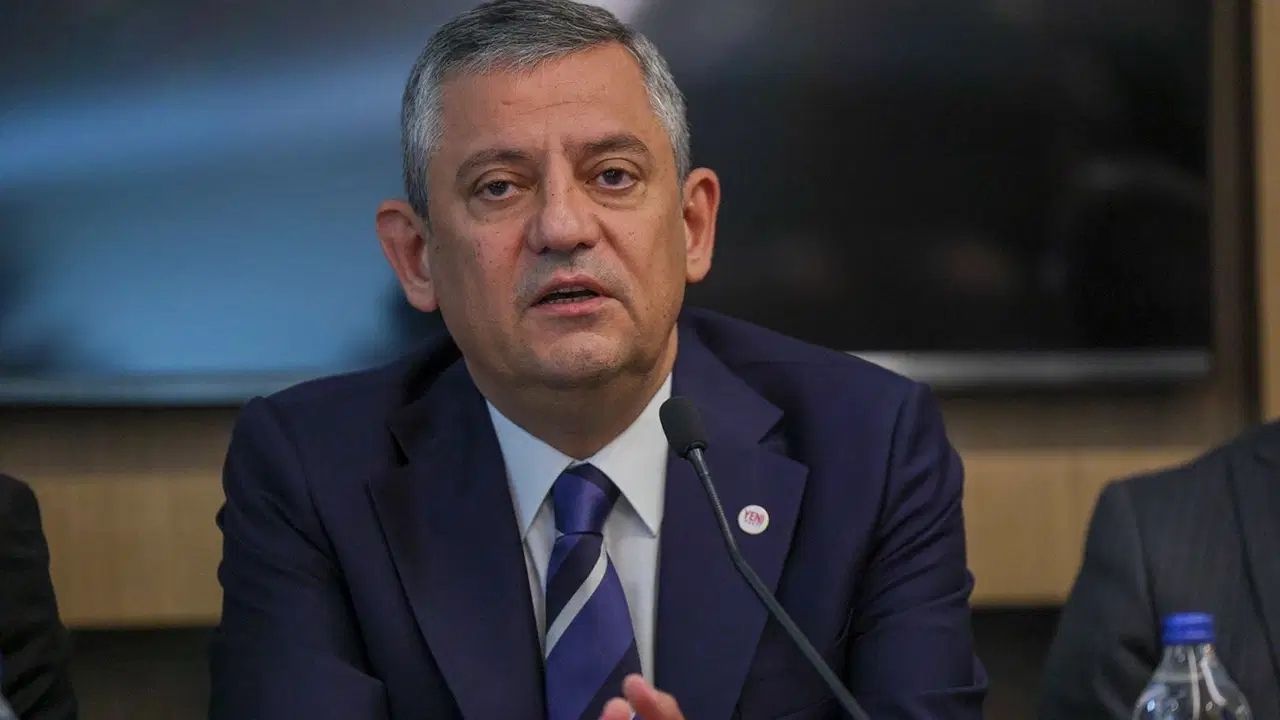 Özgür Özel’den Le Figaro’da Türkiye Demokrasisi Üzerine Yazı