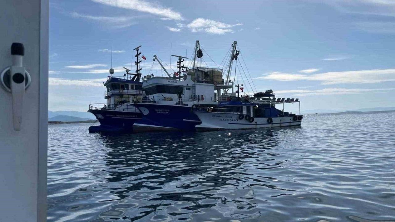 Didim Açıklarında Balıkçı Teknelerine Dalgıçlı Denetim