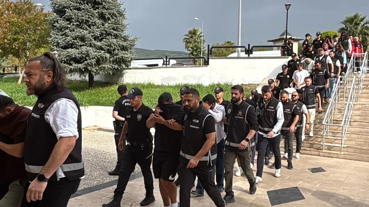Muğla’da Sokaklar Güvende Operasyonu 20 Şüpheli Adliyede