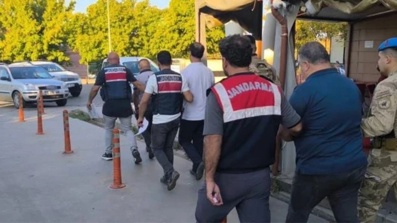İzmir’de FETÖ Soruşturması: 21 Şüpheli Gözaltına Alındı