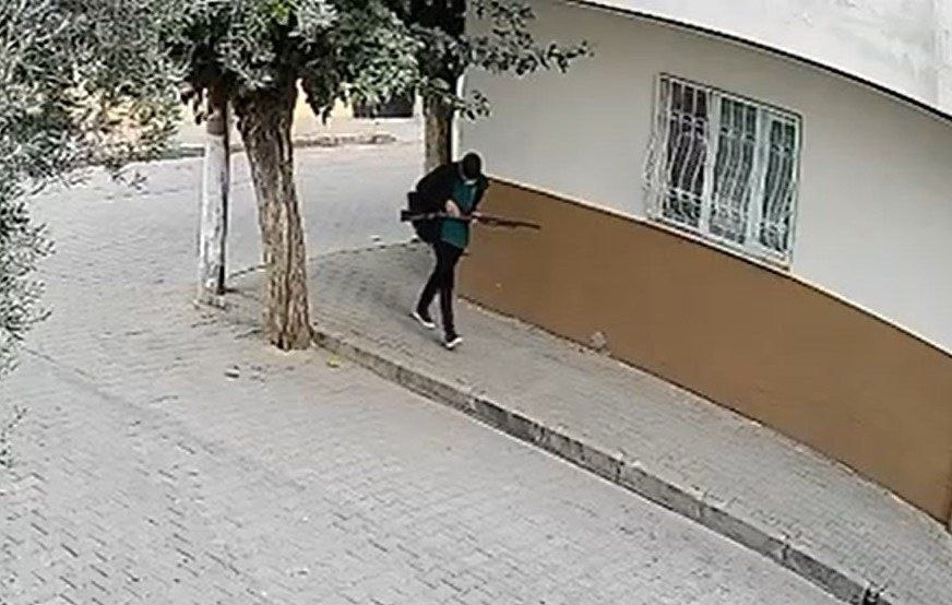 Turgutlu’da okul yakınında silahlı saldırı 11 öğrenci yaralandı