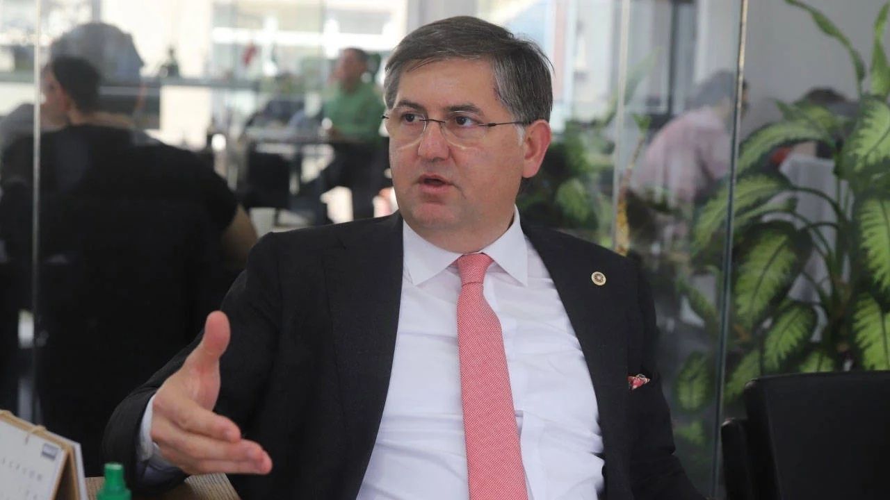 Ümit Özdağ’dan İsviçre’deki Banka İşlemine İlişkin İddia