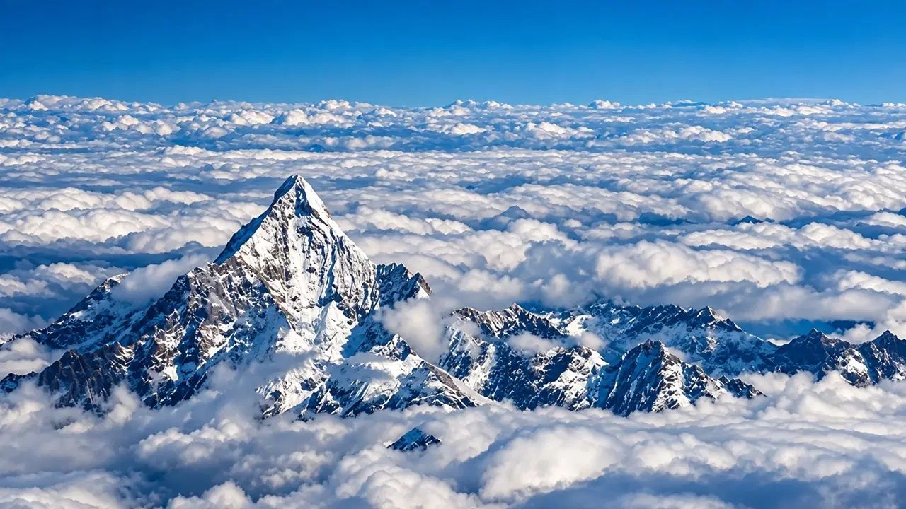 Everest’in Altında Şaşırtan Keşif: Dev Jeolojik Yapılar Bulundu