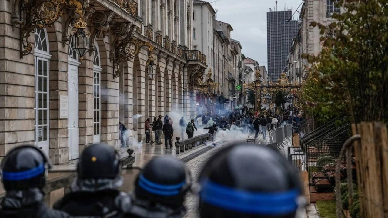Fransa’da Öğrenci Protestoları Büyüdü: 400’den Fazla Okul Kapandı