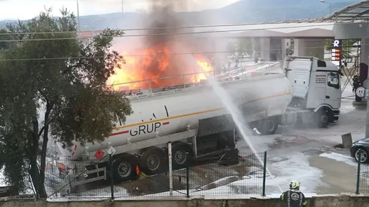 Denizli’de Akaryakıt İstasyonunda Yangın, 1 Kişi Yaralandı