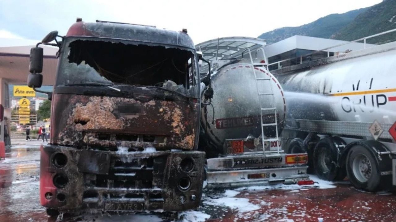 Denizli’de akaryakıt istasyonunda korkutan yangın: Tanker ikiye bölündü
