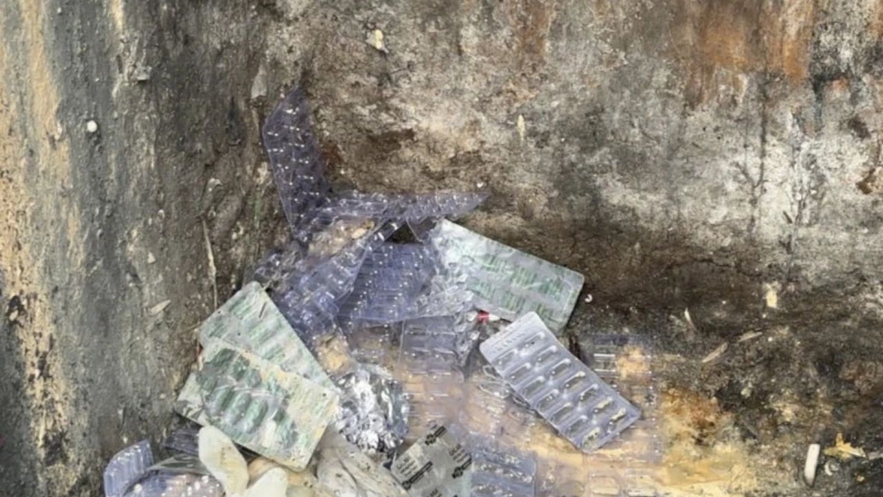 İstanbul'da Çöpten Uyuşturucu Çıktı! Depoda 643 Bin Hap Bulundu