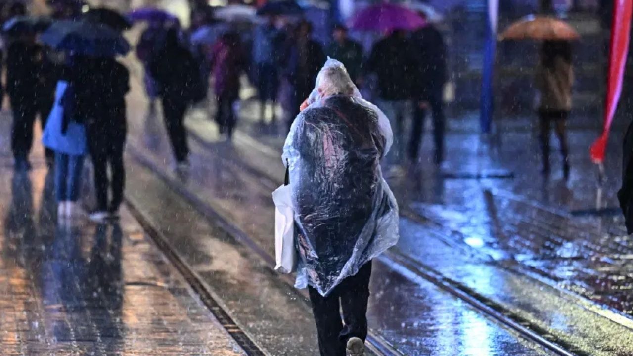 36 ilde kuvvetli yağış alarmı: İstanbul için turuncu kod verildi