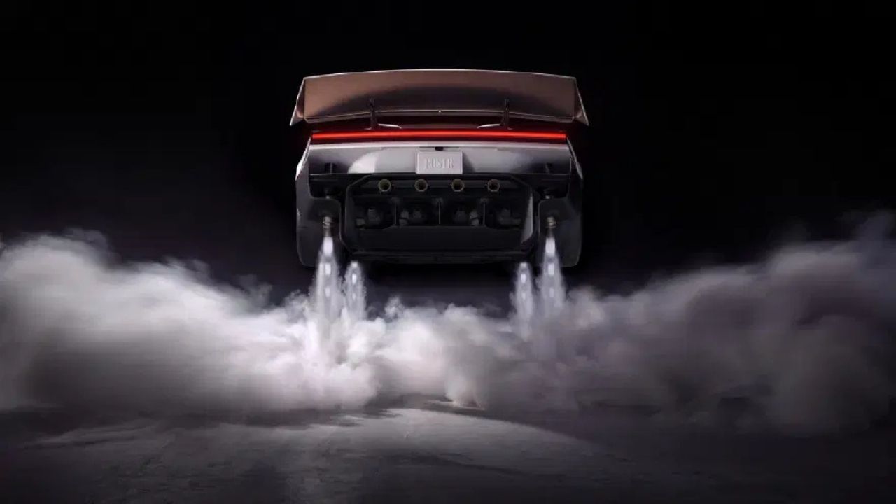 Uçan Tesla Roadster yollara çıkabilecek mi? İşte merak edilenler