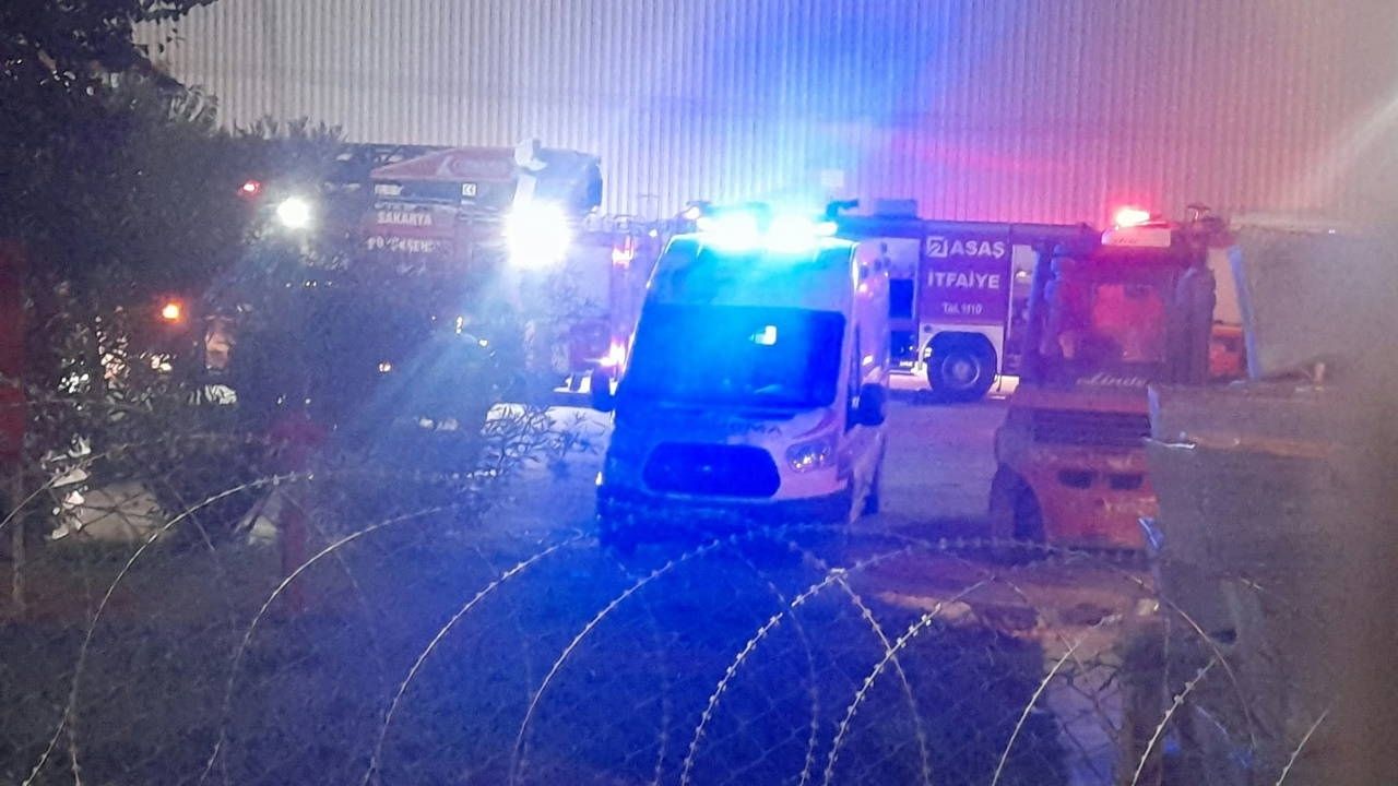 Sakarya’da Alüminyum Fabrikasında Patlama: 1’i Ağır 2 İşçi Yaralı