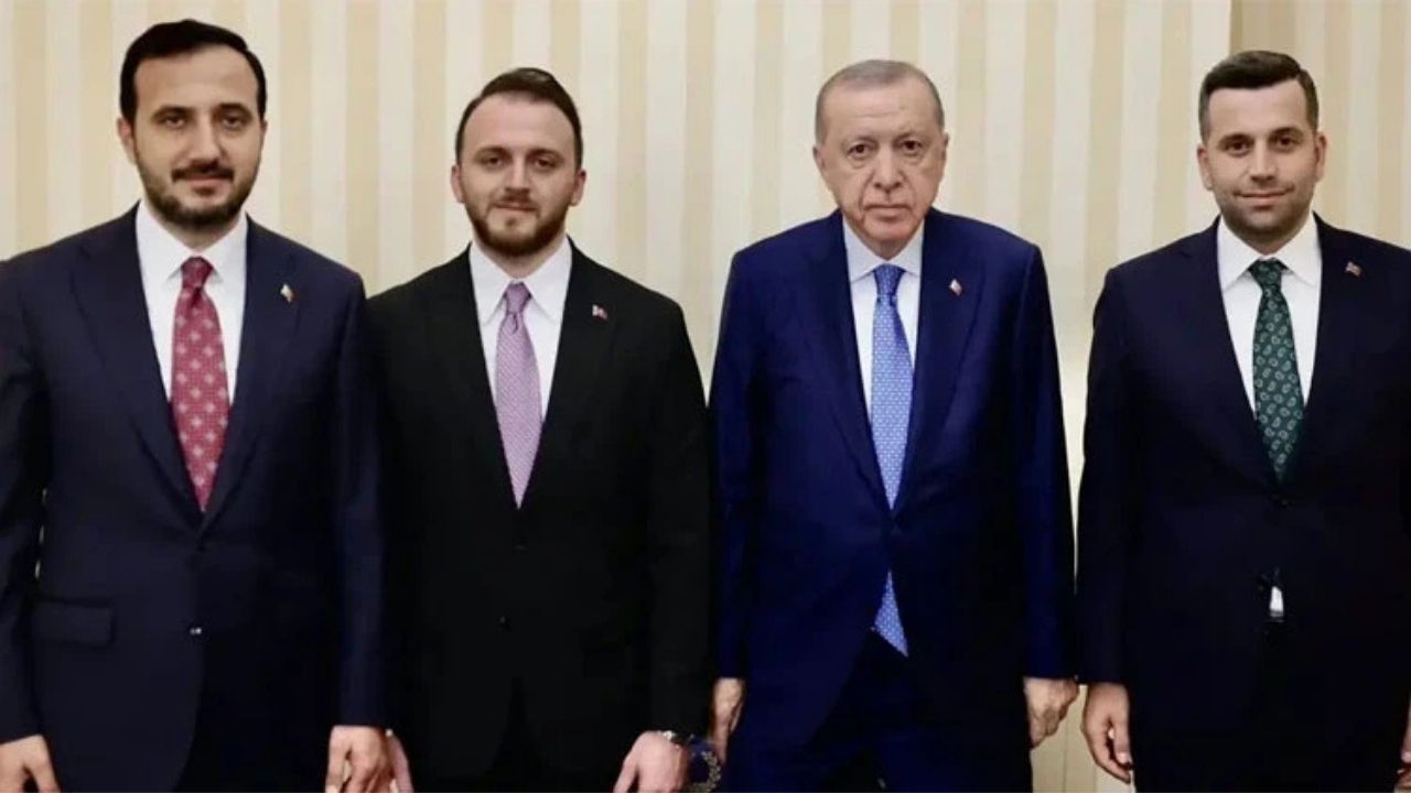 Cumhurbaşkanı Erdoğan, Üsküdar Ve Ataşehir Belediye Başkan Vekillerini Kabul Etti