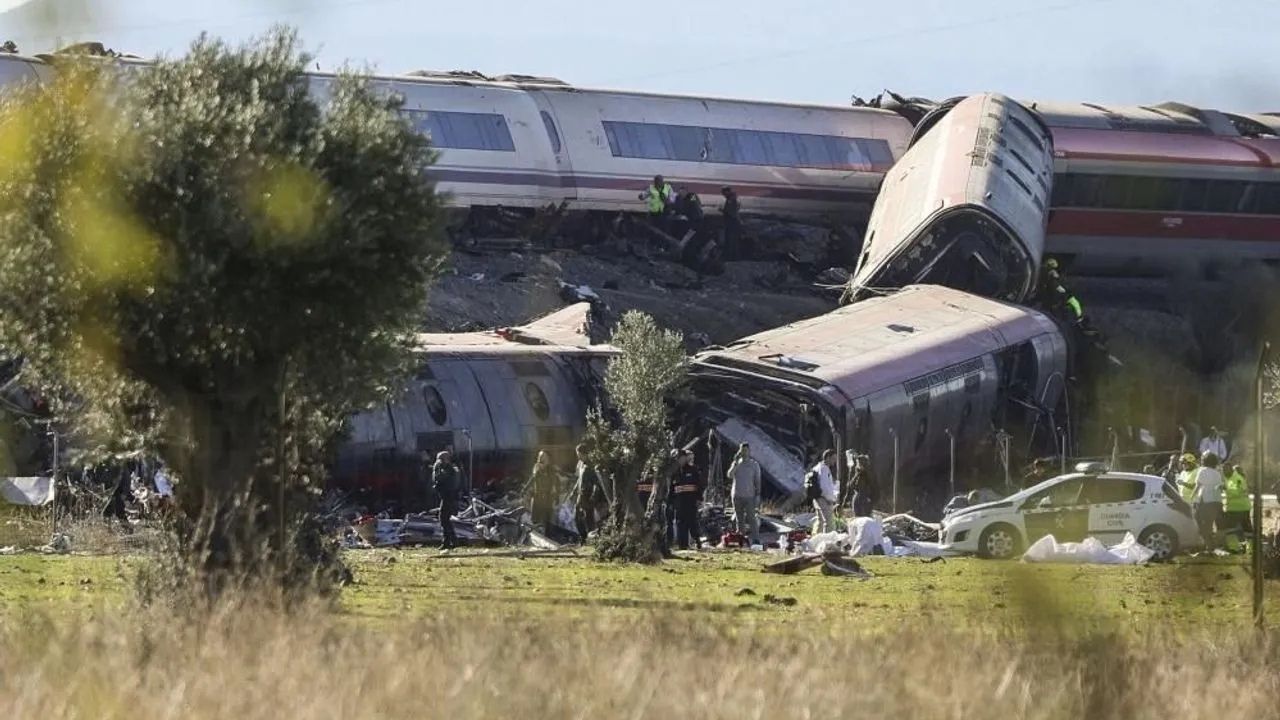 İspanya’da İki Hızlı Tren Çarpıştı: Ölü Sayısı 64’e Yükseldi