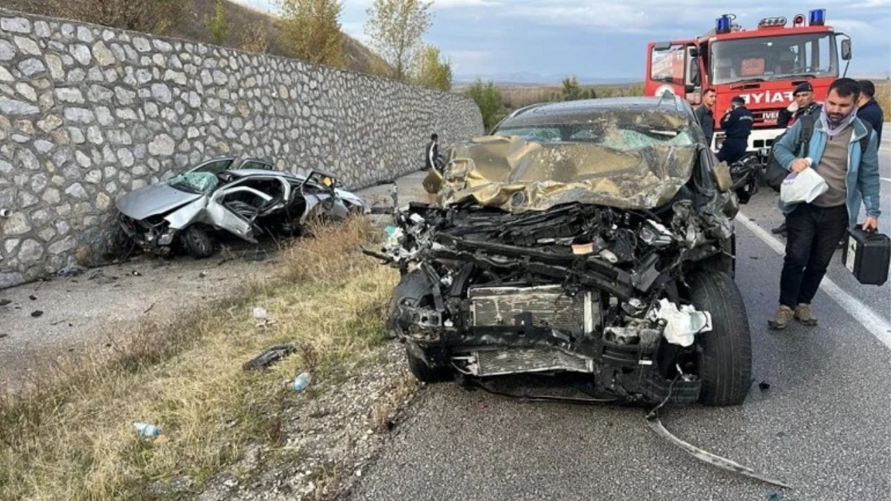 Çorum’da Feci Kaza: Otomobil Ve Cip Çarpıştı, 4 Kişi Öldü