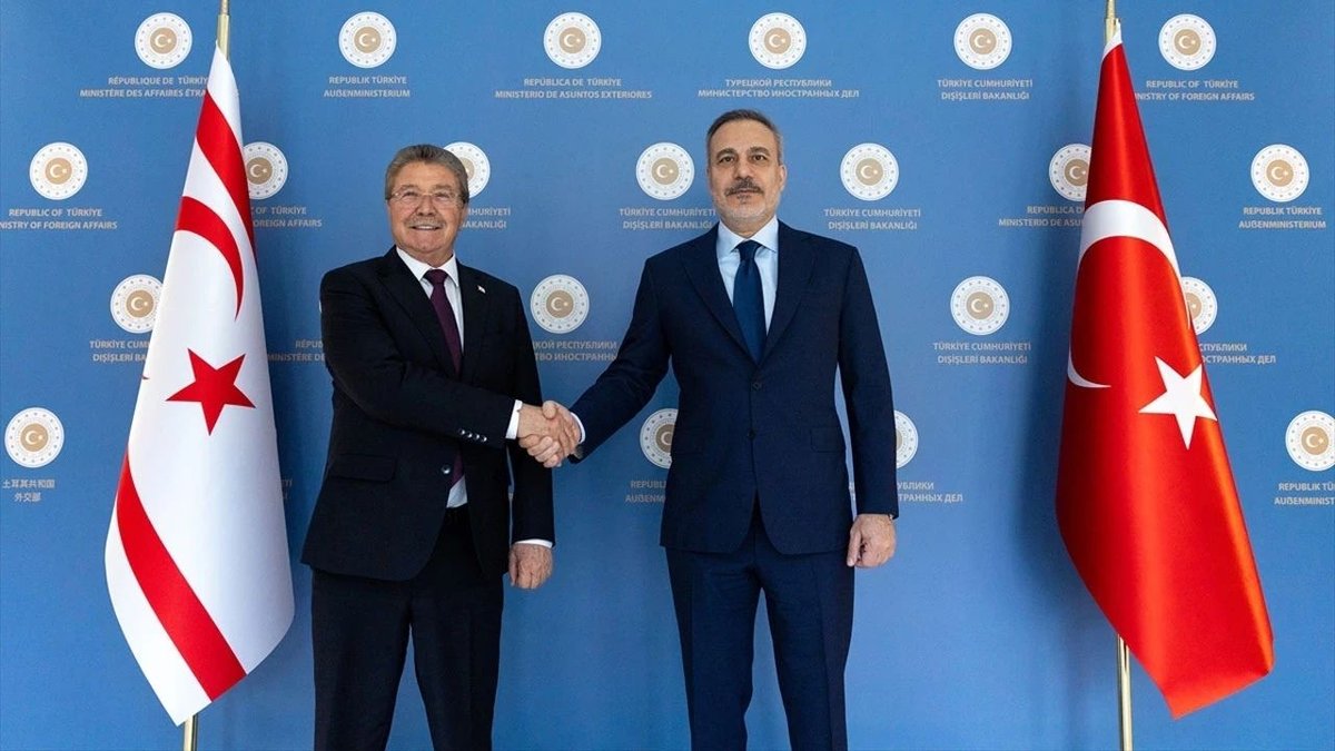 Ankara’da diplomasi trafiği: Hakan Fidan, Ünal Üstel’i ağırladı