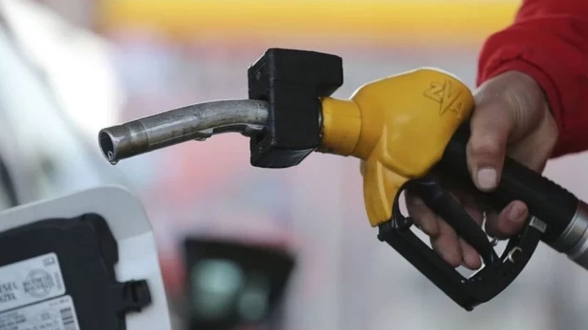 Motorinde Dalgalanma Sürüyor: Bu Gece Yeni Zam Bekleniyor