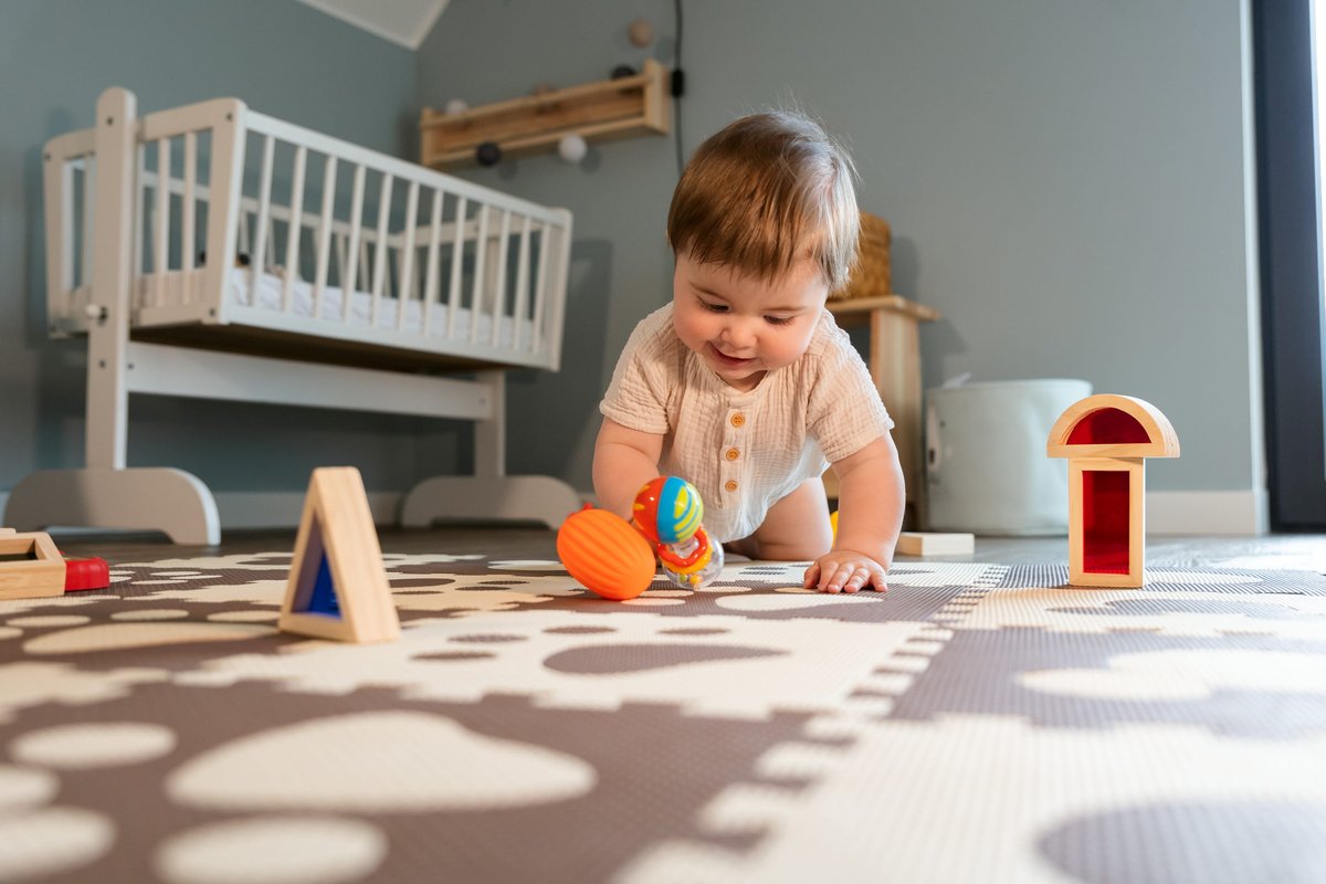 Çocuk Gelişiminde Eğitici Alanlar: Oyun Halısı ve Montessori Oyuncaklar