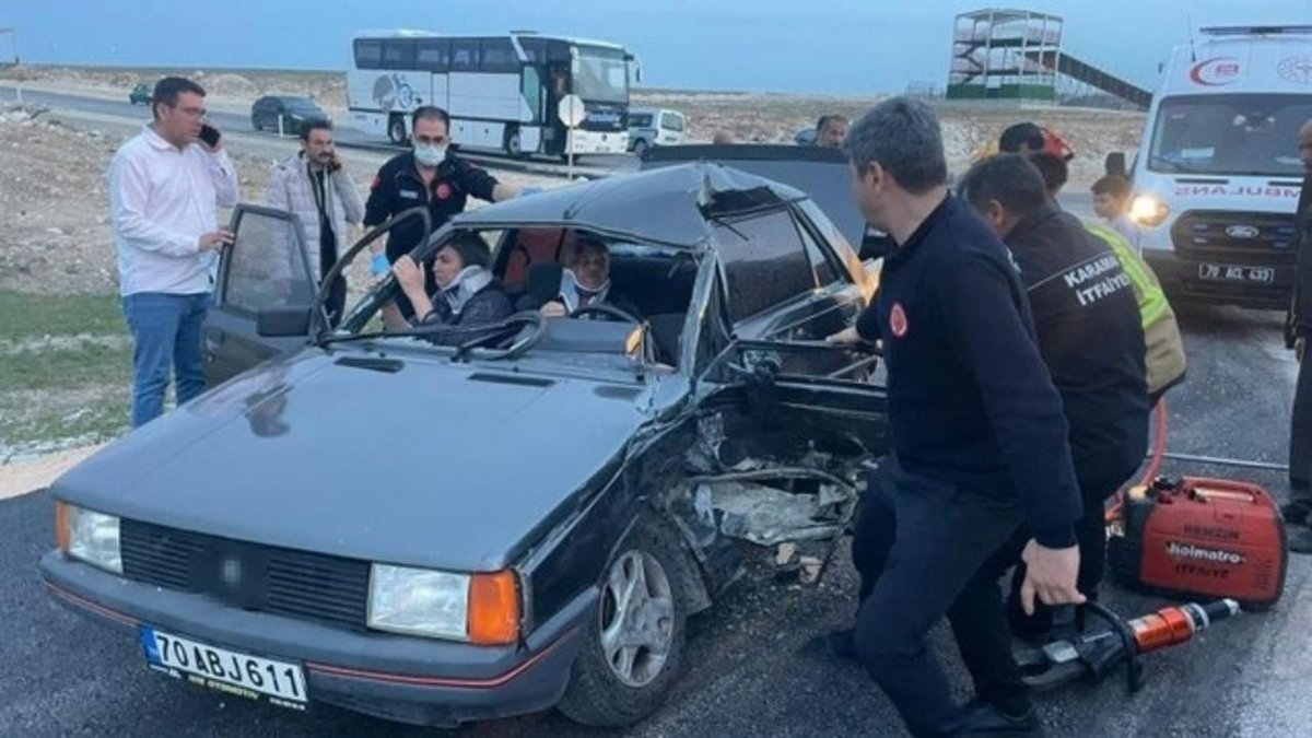 Karaman’da Kaza: Otomobilde Sıkışan Çift İtfaiye Tarafından Kurtarıldı