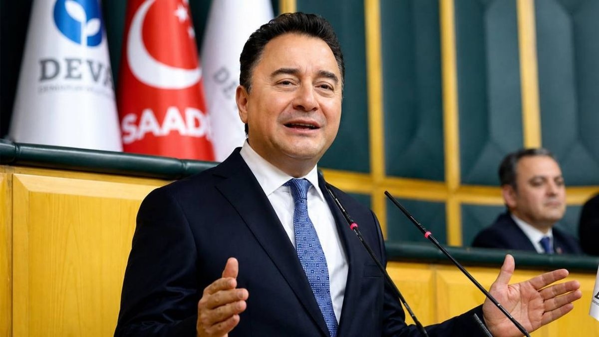 Babacan: Yeni Siyasi Model Geliyor, AK Parti ve CHP Dışında Alternatif Arayışı