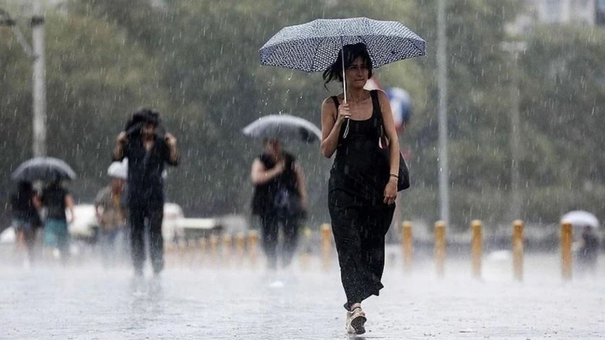 Meteoroloji, 71 İli Uyardı: Şiddetli Yağışlar ve Fırtına Bekleniyor!