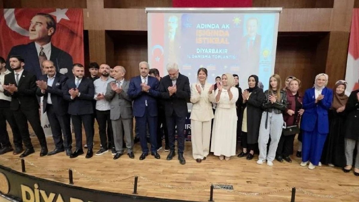Diyarbakır’da CHP ve YRP Üyeleri AK Parti’ye Katıldı