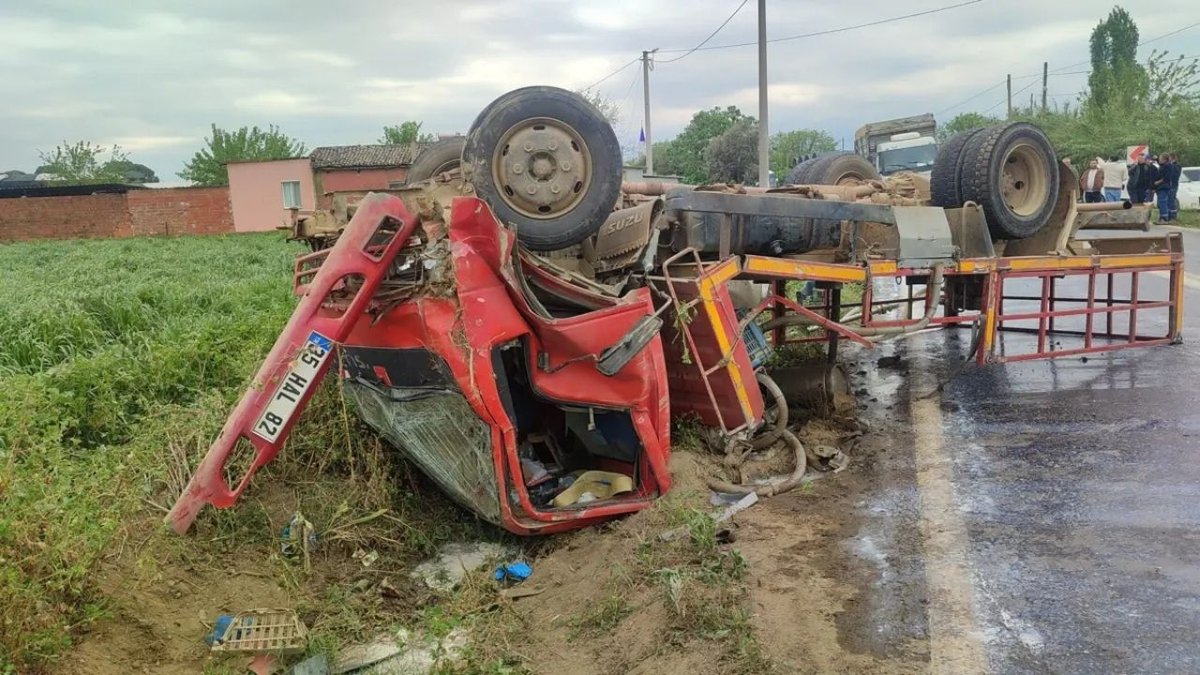 Ödemiş’te Feci Kaza: Süt Kamyonu ile Otomobil Çarpıştı, 5 Yaralı
