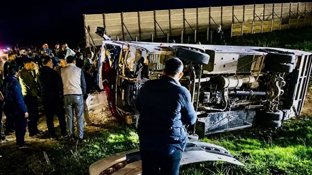 Maç Dönüşü Midibüs Devrildi: 25 Yaralı, 3’ü Ağır