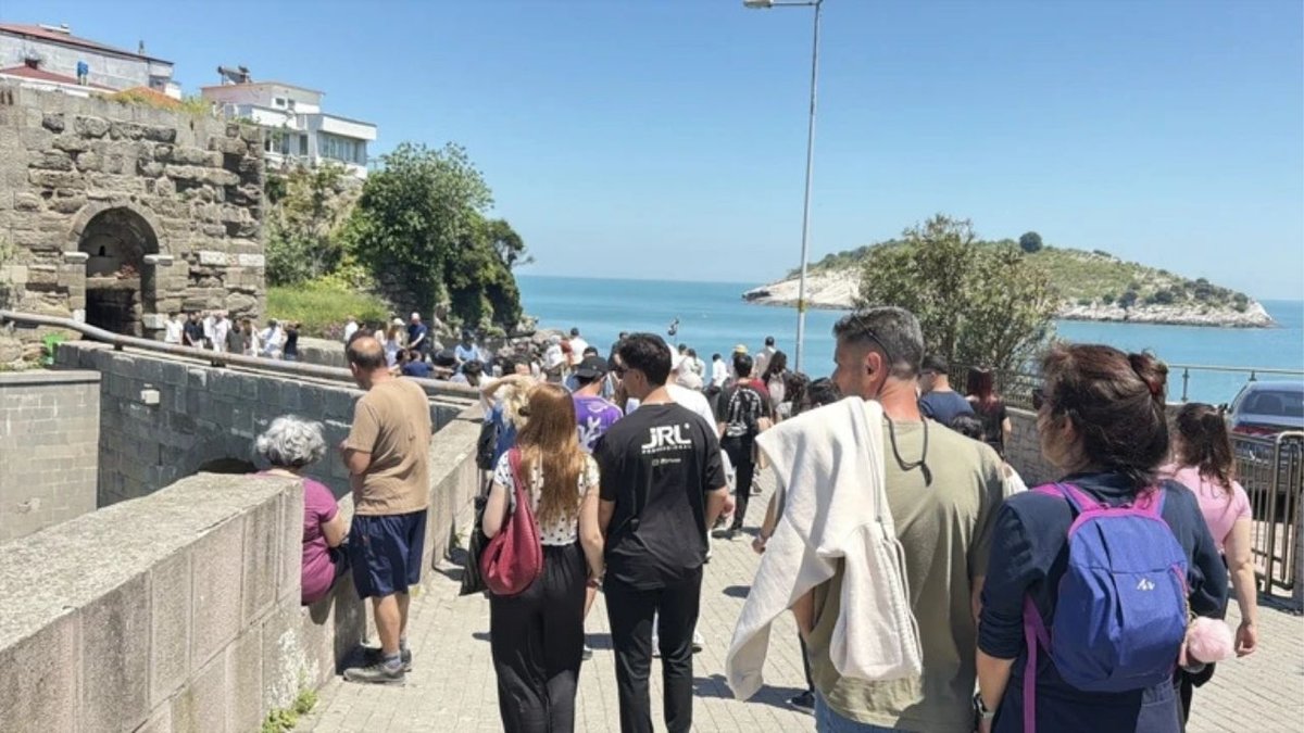 Bayram Tatilinde Muğla Kilitlendi! Araç Kuyruğu 22 Kilometreye Ulaştı