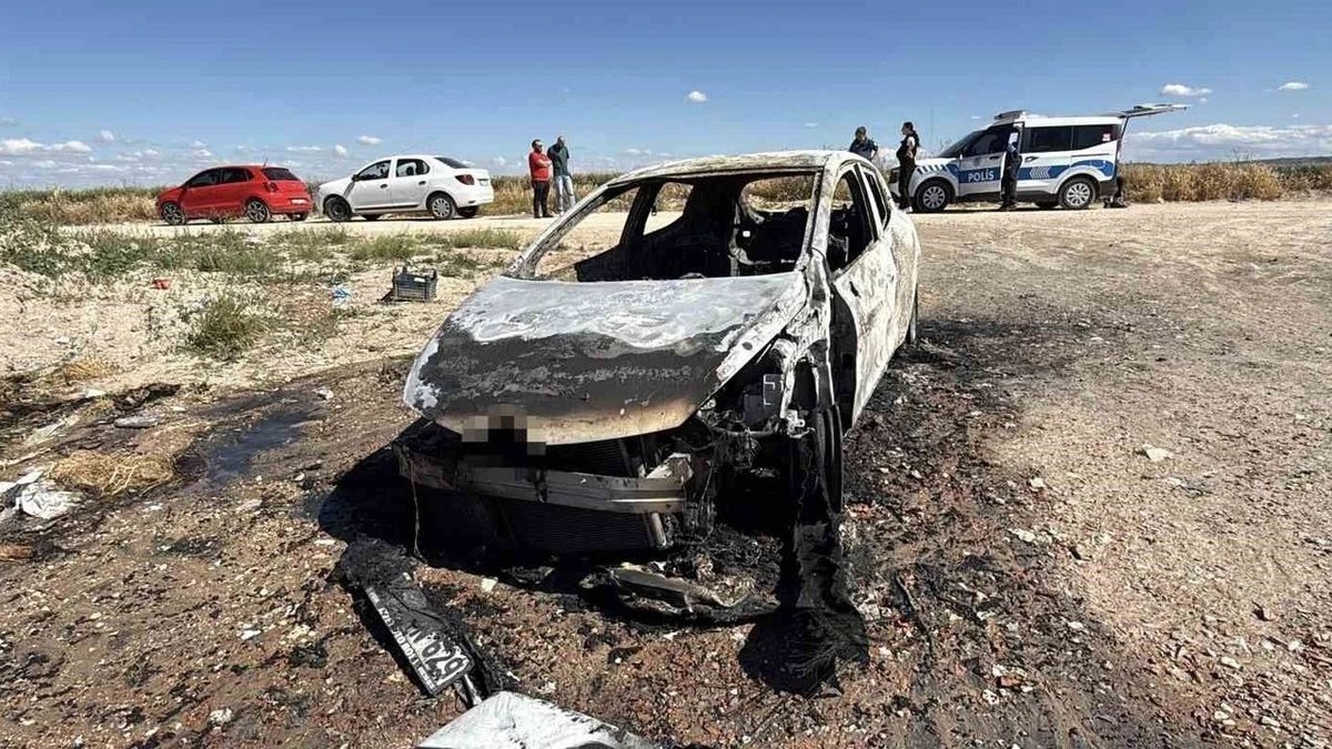 Eskişehir’de Şok Olay: Tartıştığı Eşinin Otomobilini Boş Arazide Ateşe Verdi