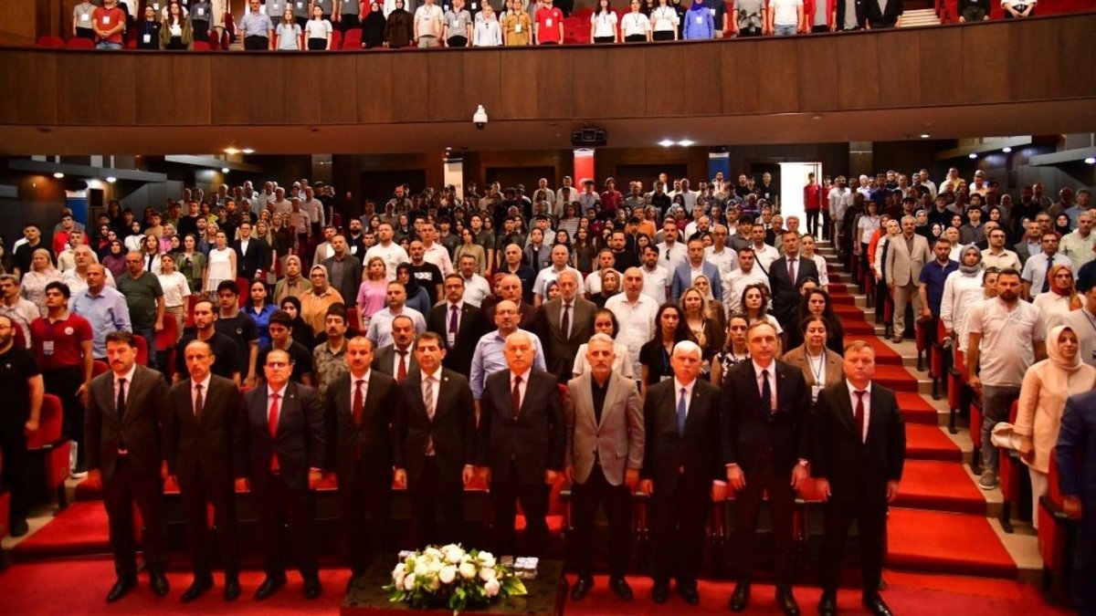 Trabzon’da “Araştırmacı Gençler Kongresi” Tamamlandı: 68 Bildiri Sunuldu, Öğrenciler Ödüllendirildi