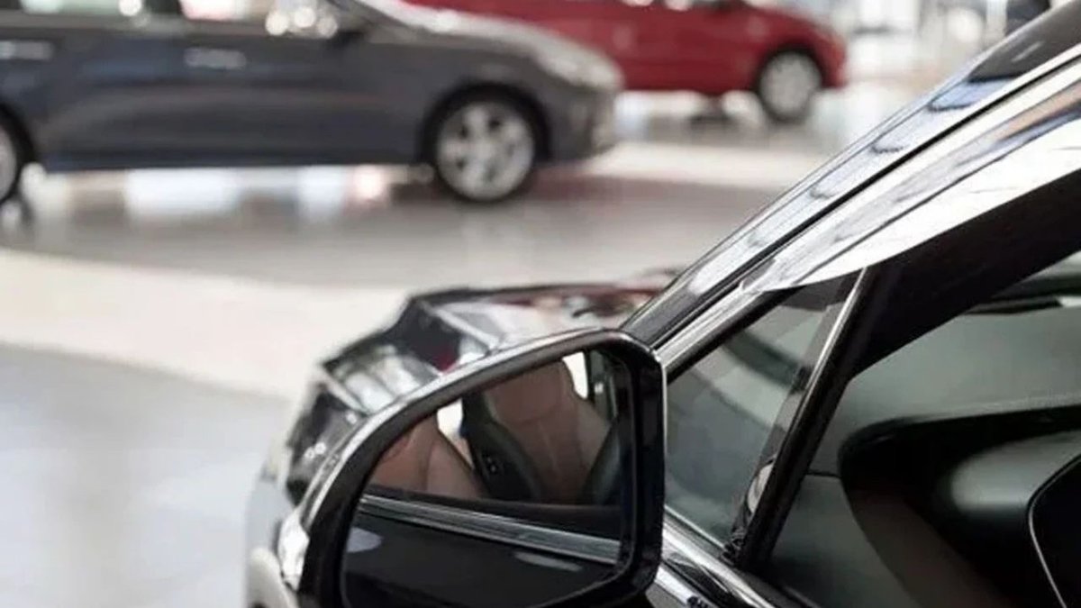Araba Sürerken Hangisi Daha Faydalı: Manuel Mi Yoksa Otomatik Mi?