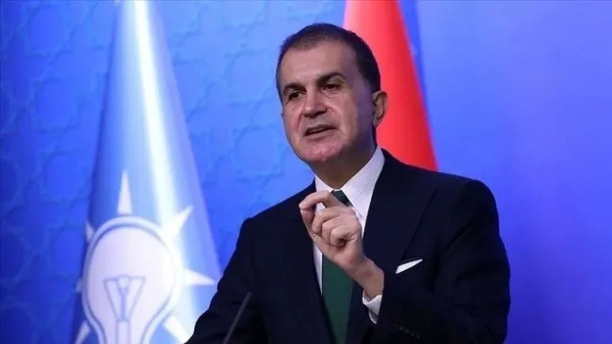Ömer Çelik’ten Ayet Yazılı Pankart Tartışmasına Tepki Mesajı