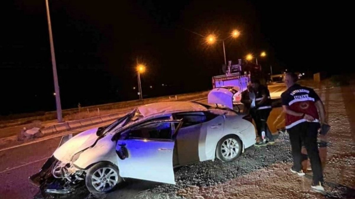 Van’da Kaza Yapan Otomobilin Bagajından Bira Kutuları Çıktı