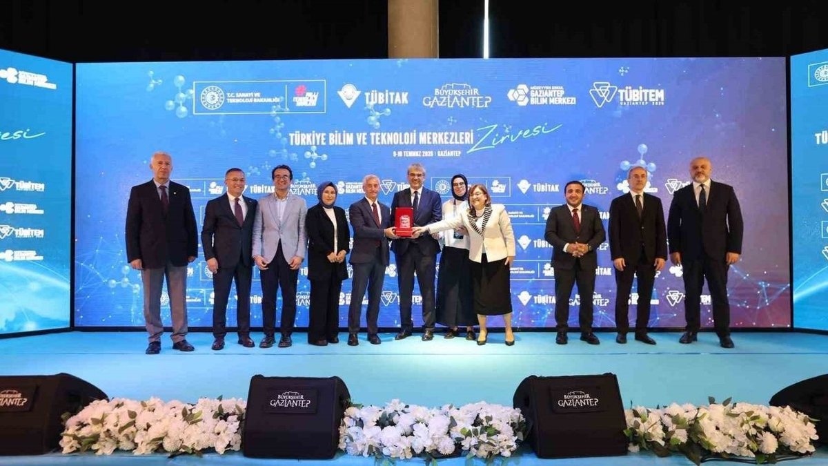 Şahinbey’den Bilime Büyük Destek Türkiye’nin Örnek Bilim Merkezi Ödüllendirildi