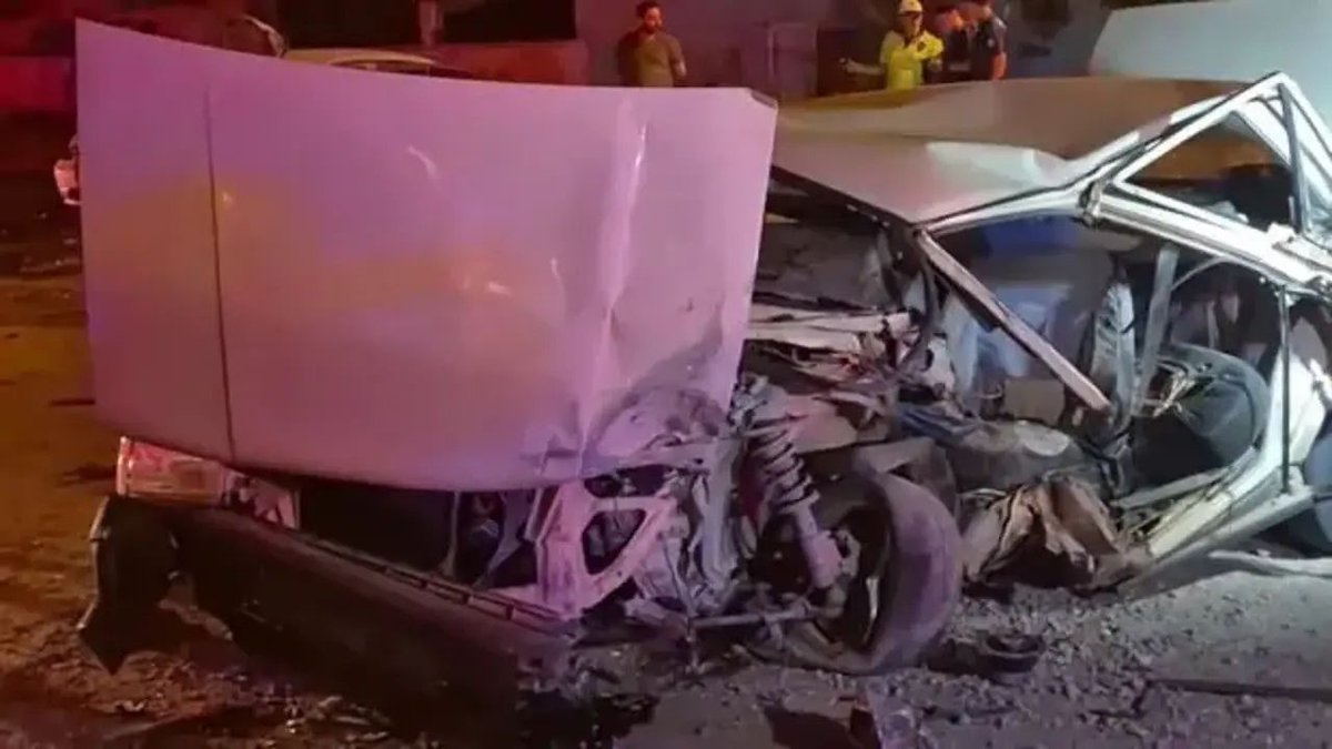 Aydında Feci Kaza İki Otomobil Çarpıştı 4 Kişi Yaralandı