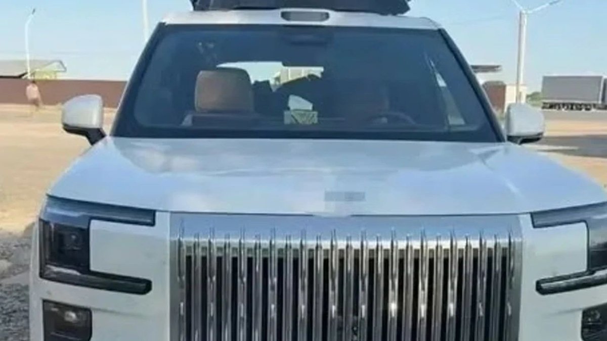 Sınır Geçişinde Şoke Eden Teknoloji Krizi Lüks Araç Kendini Kilitledi