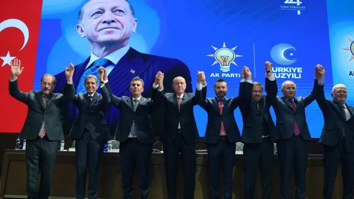AK Parti’de Yeni Katılım İddiaları: Teşkilatlarda “Emek” Tartışması Gündemde