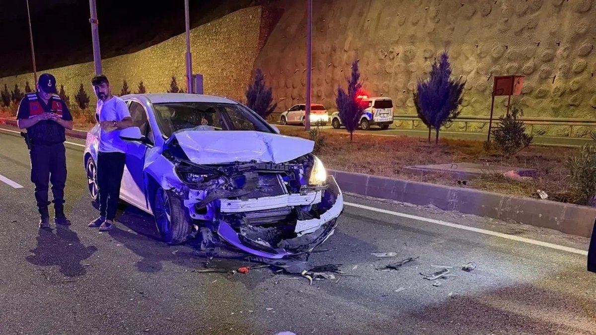 Batman’da tünel girişinde kaza: 12 kişi yaralandı
