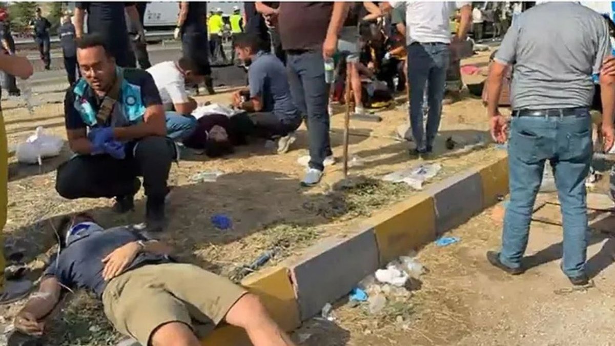 Ankara’da Midibüs Ve Kamyon Çarpıştı: 2 Ölü, 25 Yaralı