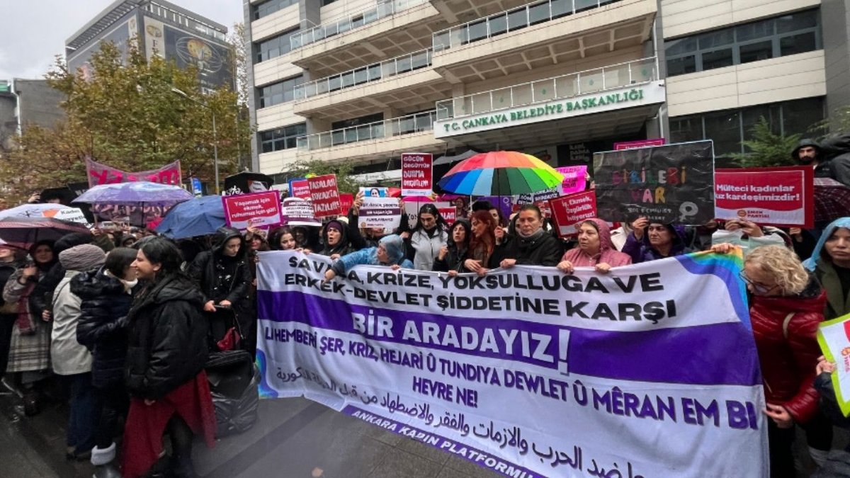 Kadınlar Ankara'da Yoksulluk ve Şiddete Karşı Eylem Gerçekleştirdi
