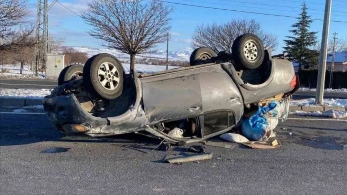 Elazığ-Malatya Karayolunda Meydana Gelen Trafik Kazası: 3 Yaralı