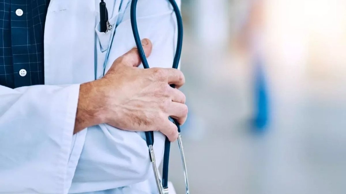 Sağlık Bakanlığı’ndan Doktorlara Uyarı: Tam Mesai İçin Kararlılık