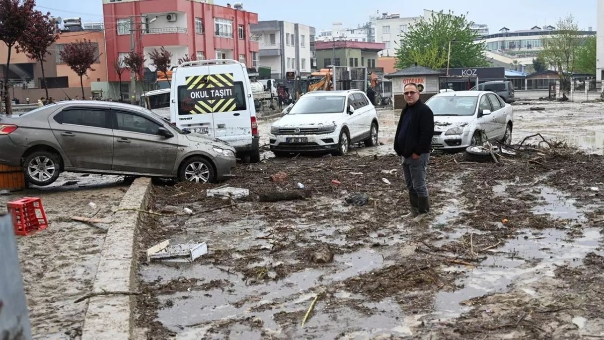 Osmaniye Kadirli’de Sel Felaketi: Hayatını Kaybedenler Var, Temizlik ve Hasar Çalışmaları Başladı