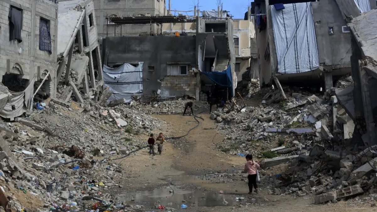 İsrail’in Gazze’de Bureyc Kampına Saldırısı: 6 Ölü, Çok Sayıda Yaralı