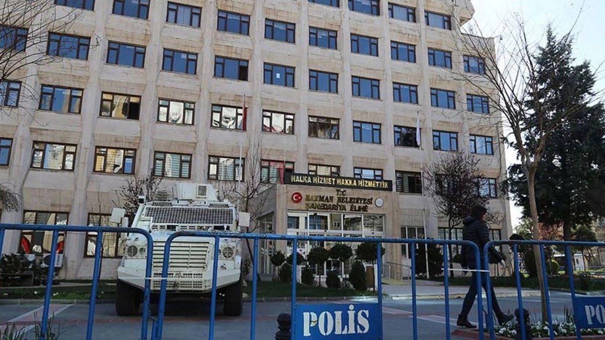 Batman Belediyesi Kayyumundan Sendikalı İşçilere Baskı ve Sürgün: Sendikadan Suç Duyurusu