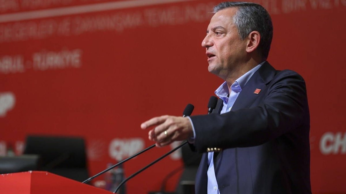 Özgür Özel’den ABD Büyükelçisi Tom Barrack’a Sert Tepki: "Özür Dilemedikçe Görevine Devam Edemez"