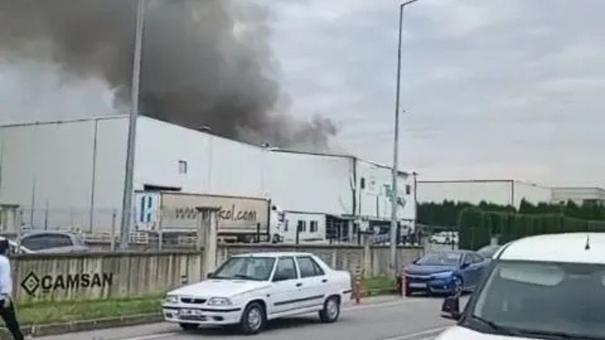 Sakarya Hendek’te OSB Fabrikasında Patlama: 1’i Ağır 8 İşçi Yaralandı