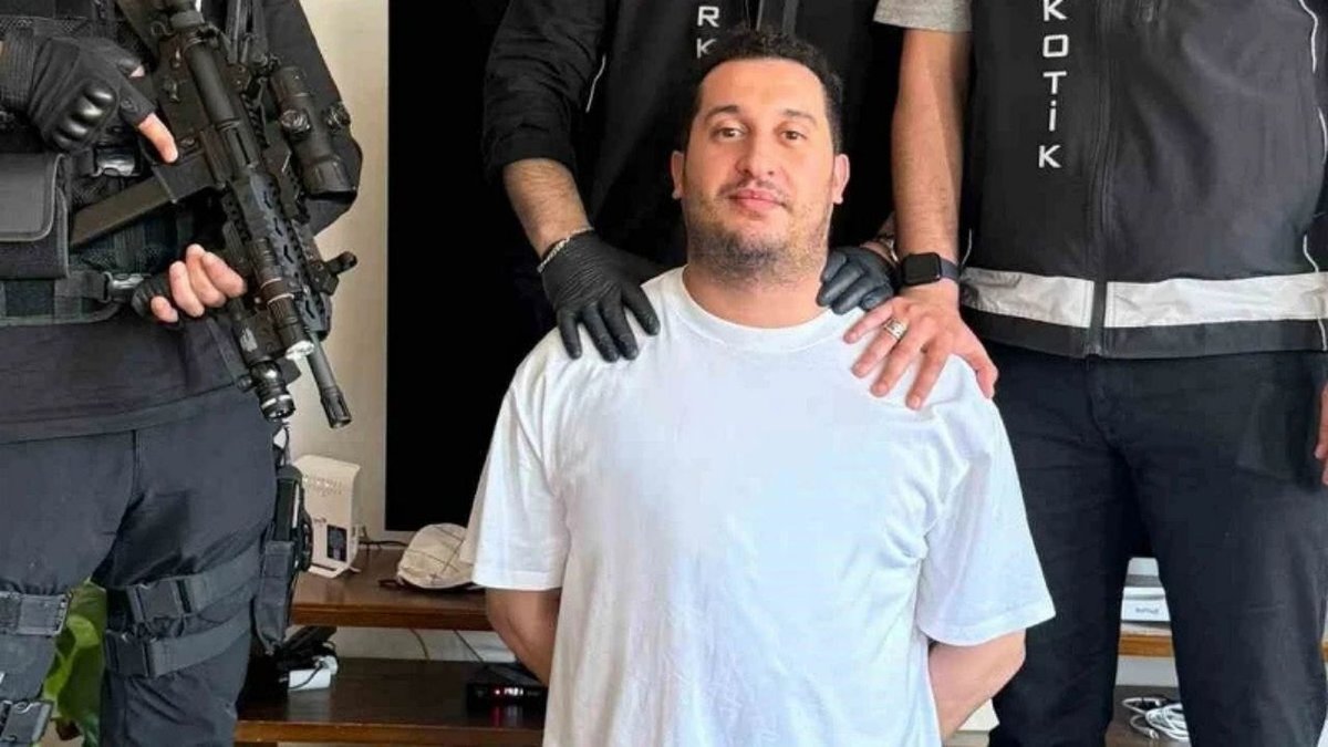 MİT ve Emniyet Ortak Operasyonuyla Aranan Faslı Uyuşturucu Kaçakçısı Yakalandı