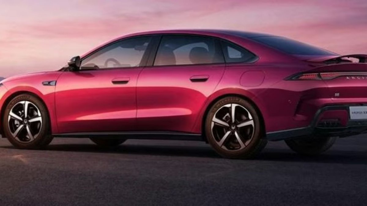 Arcfox S3 Tanıtıldı: 660 km Menzil ve “Yatak Modu” Özellikli Elektrikli Sedan